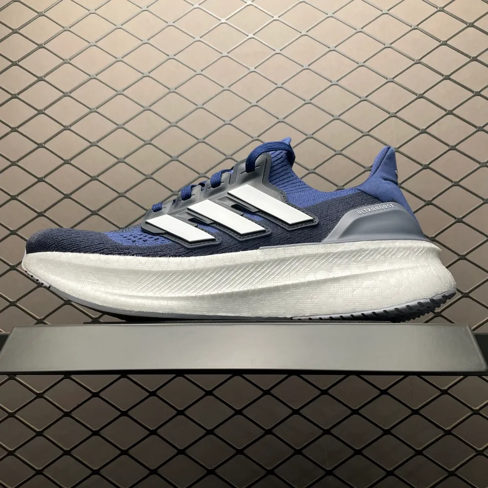 💰569 純原AD 阿迪 Ultra Boost 5 超彈力爆米花中底休閒跑步鞋 ID8817 尺碼：36 36.5 37 38 38.5 39 40 40.5 41 42 42.5 43 44 44.5 45 46 46.5 47 48