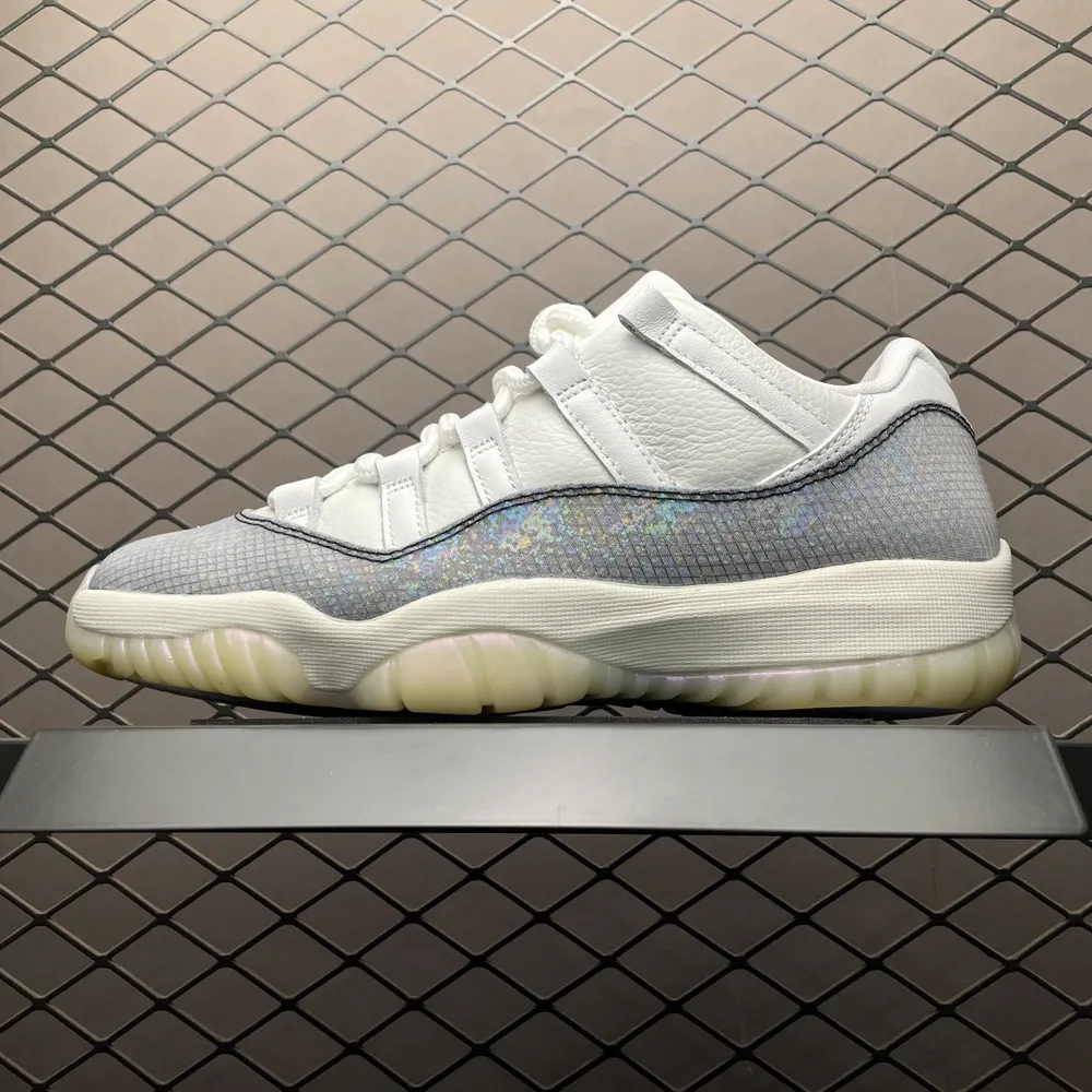💰730 純原Air Jordan 11 AJ11喬11 文化籃球鞋 " NYC " 蛇年限定 HQ7000-001 男子文化籃球鞋 專業AJ外貿大廠出品 純原級別質感 進口頭層皮料 中底拉幫線 整體清潔度等各方面細節完全一鍵轉發碾壓市面