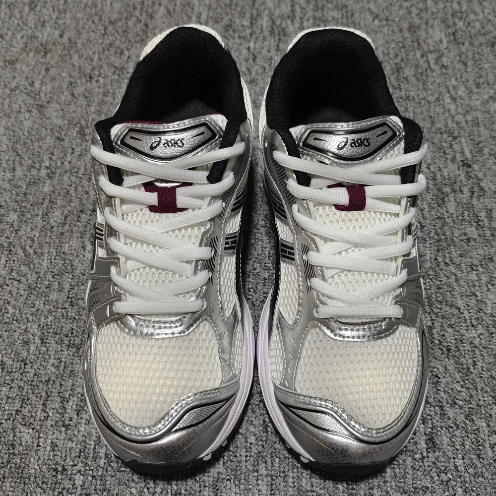 💰530  純原 外貿走量版 Asics 亞瑟士 GEL-Kayano 14 低幫運動休閒跑步鞋 1202A056-111 尺碼：36 37.5 38 39 39.5 40 40.5 41.5 42 42.5 43.5 44 44.5 4