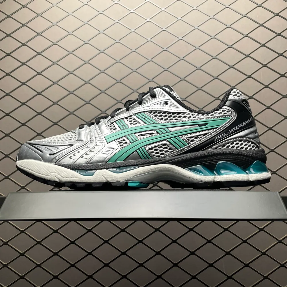 💰569 純原Asics 亞瑟士 GEL-Kayano 14 低幫運動休閒跑步鞋 1203A740-100 平臺專供品質 一箇中底細節區別市面通貨 尺碼：36 37 37.5 38 39 39.5 40 40.5 41.5 42 42.5