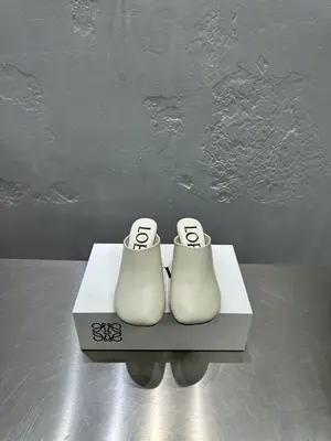 🆕💗【羅意威•Loewe】 火爆新款 配合整體原版楦型，時尚而個性好穿 顏色超讚