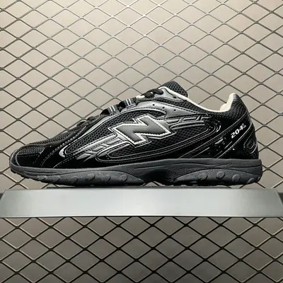 💰550  純原 New Balance U204LMRA 復古休閒鞋 薄底鞋  品質 區別市面先行通貨版本 鞋身搭載EVA科技中底 適用多元穿搭場合為戶外出行提供舒適長遠的穿搭體驗 尺碼：36 37 37.5 38 38.5 39.5 