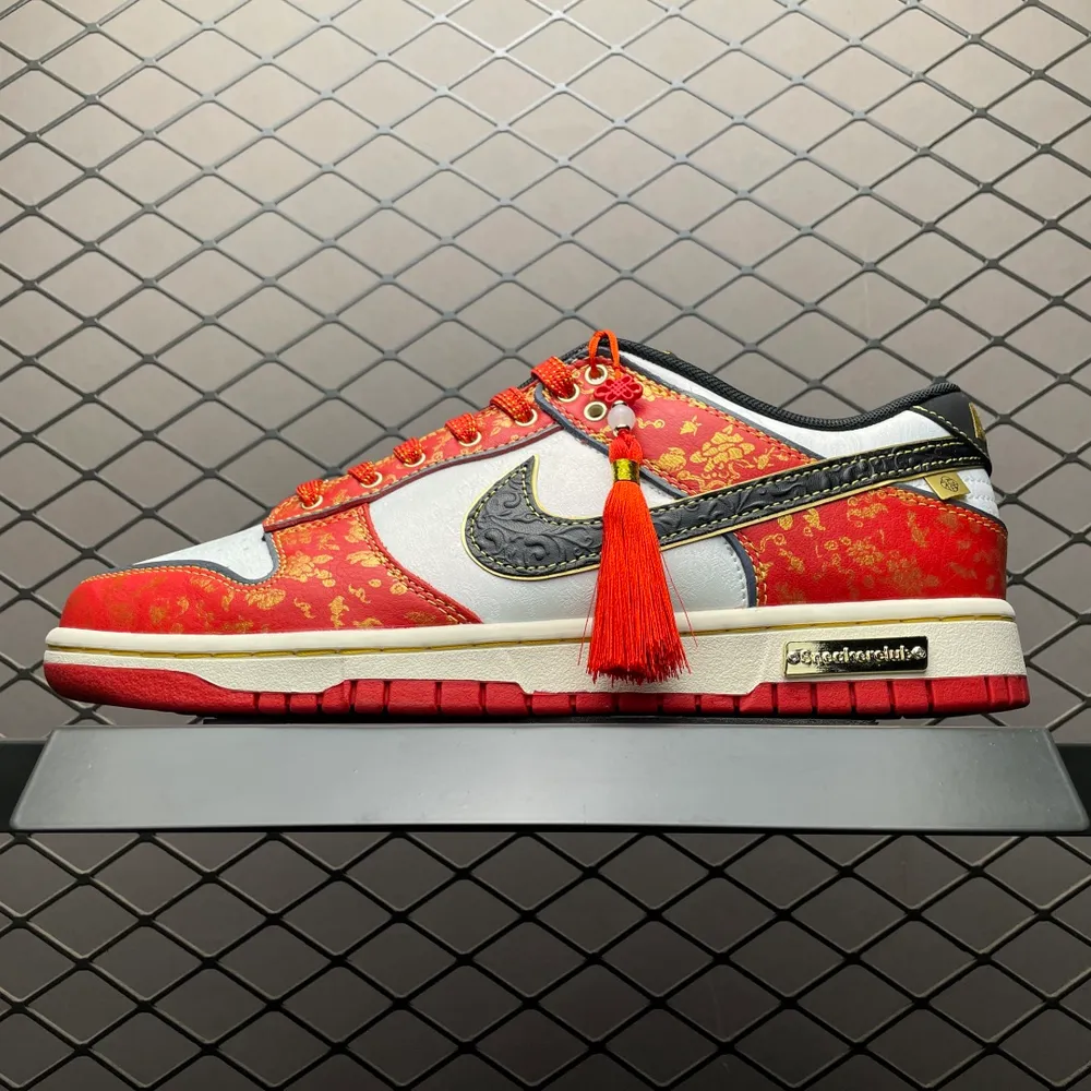 💰660 純原NK Dunk Low 客制款 婚鞋 低幫休閒板鞋 RW1220-005 尺碼：36 36.5 37.5 38 38.5 39 40 40.5 41 42 42.5 43 44 44.5 45 46 編號：35YEFFJ
