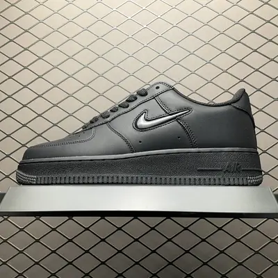 💰550 純原NK Air Force 1 Low 空軍一號低幫休閒板鞋 FN5924-001 原廠衝刀皮料切割乾淨 無任何毛邊 打造純正空軍 全掌內建蜂窩氣墊 原盒配件 原廠中底鋼印、拉幫完美 全套原楦原模傾力打造完美版型 尺碼：36 