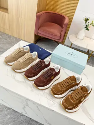 上新了 情侶款 PRADA 普拉達2024ss 秋冬新款德訓鞋 休閒鞋官