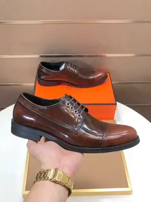 工廠💰【愛馬仕 HERMES】（牛皮內裡）🍀義大利頂級奢侈🍀他不追求新奇的款式和華麗的色彩，以其完美無瑕、優雅、經典的風格吸引著成功男士的青睞正裝皮鞋 這款非常非常舒適，簡潔穩重的款式讓您輕鬆搭配任何風格！版型絕對原版套楦1:1精製，