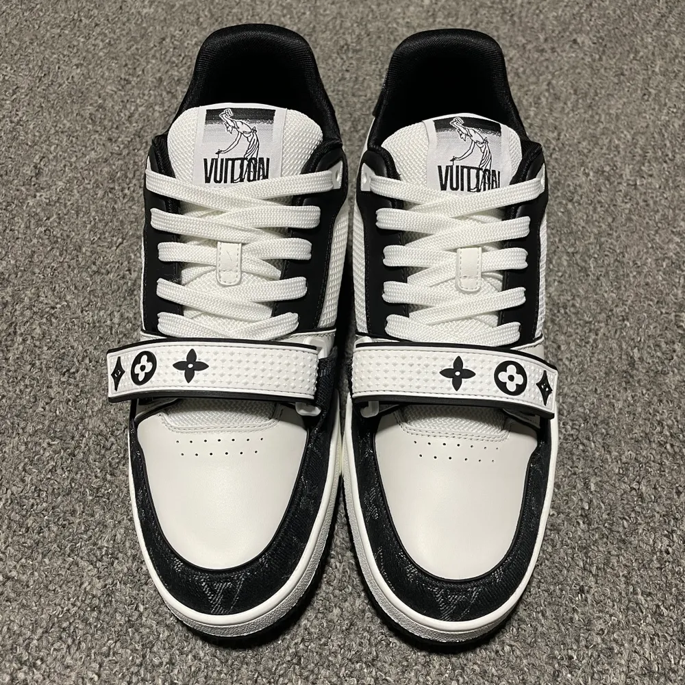 Louis Vuitton 路易威登 LV Trainer 低幫休閒板鞋 私人訂單 原版開發 高階零售 外貿充正專供 原版購入開發 ZP級全套包裝 完美楦型 正確卡色 大底TPU 質感媲美原版 品質可吊打市面大多數版本 尺碼：35 36 3