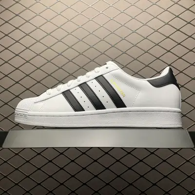 💰459   平臺專供 AD 阿迪 Superstar 經典貝殼頭系列 EG4958 原廠SD皮 電腦針車 Logo針車間距針數原版一致 皮料切割衝裁零瑕疵 經典百搭款 一線頭部大廠出品 區別市場通貨 長期供應 尺碼：35.5 36 36