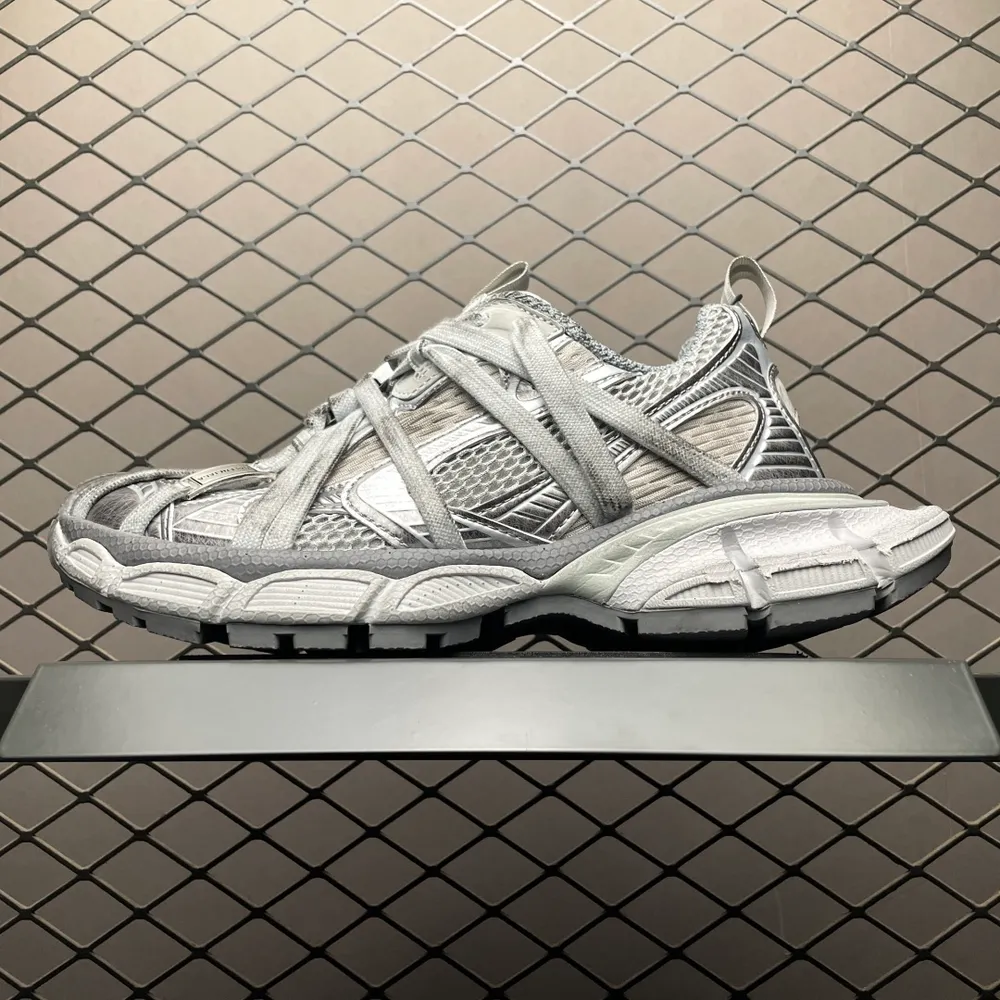 Balenciaga 巴黎世家 3XL Extreme Laces 純原版 綁帶款復古老爹鞋 巴黎世家十代 官方全套配件鞋盒 鞋帶 防塵紙配套齊全 尺碼：35 36 37 38 39 40 41 42 43 44 45 46 注意：尺碼偏大