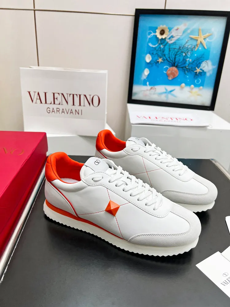 頂版出廠價680 VALENTINO（華倫天奴）