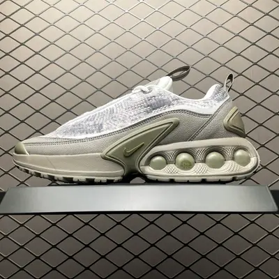 💰569 純原NK Air Max Dn 氣墊跑鞋 HV5235-002 全新鞋款在同側採用了四個圓柱倉式的設計，不僅有防滑耐磨性功能，還搭配了周圍一圈柔軟的泡棉材質，提供全新的複合腳感八成還是泡棉腳感 尺碼：36 37 38 39 40