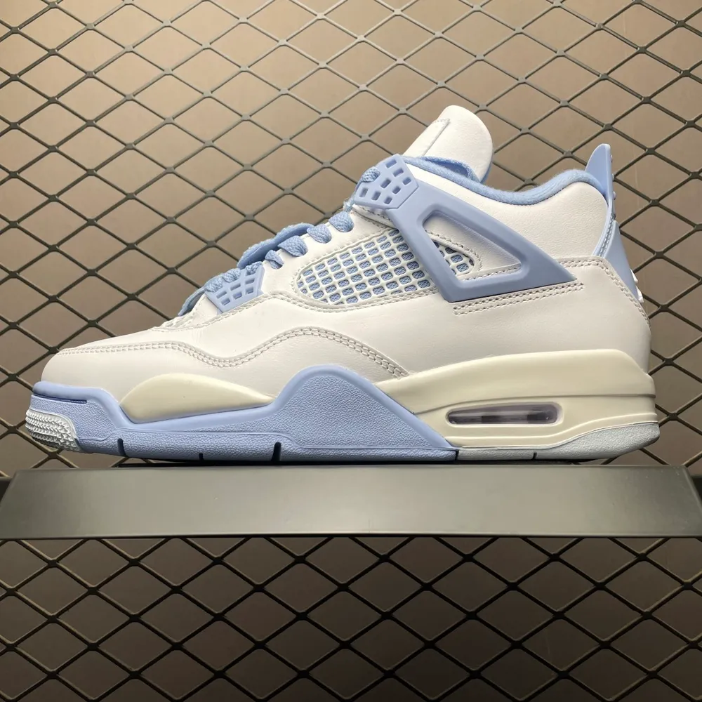 💰690 純原Air Jordan 4  Retro AJ4喬4 文化籃球鞋 HV0823-100 專業AJ大廠出品 外貿走量專供 純正4代正確鞋型 全頭層皮料 高畫質潔度 立體高頻 四線中底拉幫 網格大小 各方面細節都不錯 尺碼：36 3