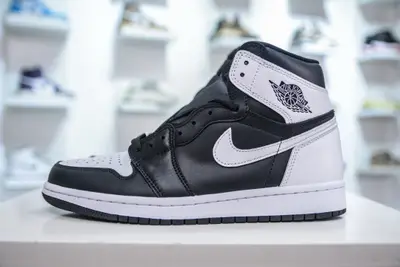 💰620 純原Air Jordan 1 High OG 反轉黑白 唯一可媲美原版 同價位區間無對手全鞋電腦針車 精確間距匹配 國內頂級頭層皮料訂染 用料絕不含糊 飛翼3D高頻深度立體 全方位比對原鞋皮料全程玻璃衝刀 衝裁 清潔度完美 工藝