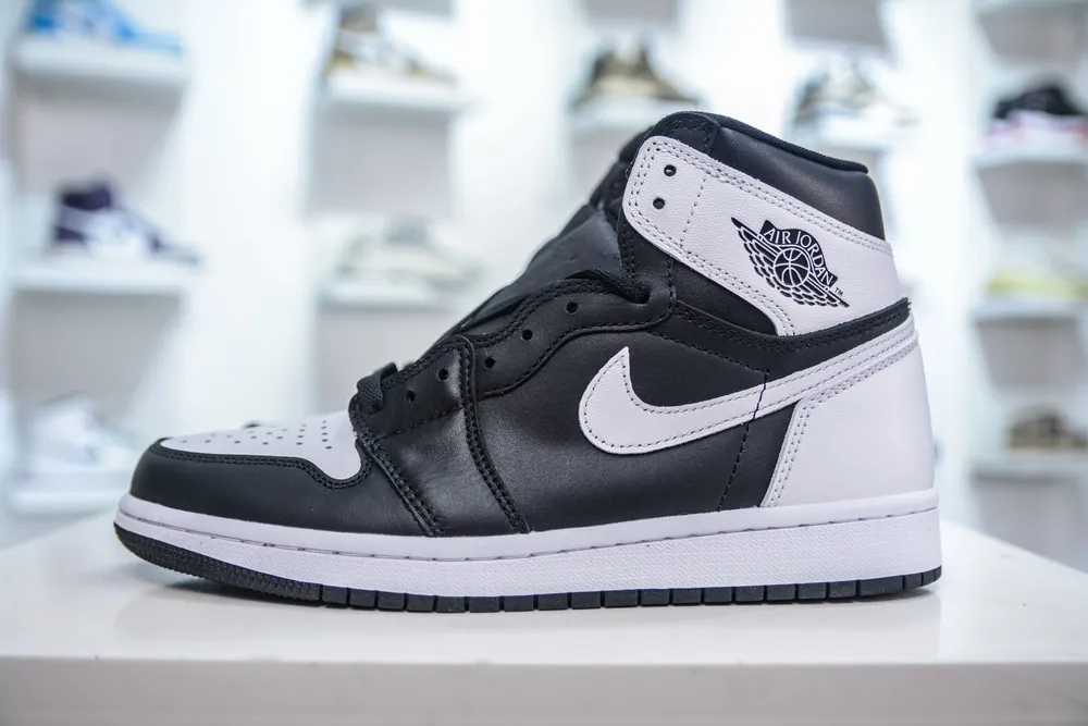 💰620 純原Air Jordan 1 High OG 反轉黑白 唯一可媲美原版 同價位區間無對手全鞋電腦針車 精確間距匹配 國內頂級頭層皮料訂染 用料絕不含糊 飛翼3D高頻深度立體 全方位比對原鞋皮料全程玻璃衝刀 衝裁 清潔度完美 工藝