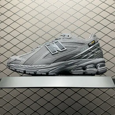 💰569 純原New Balance 新百倫 M1906RU 復古休閒跑步鞋 尺碼：36 37 37.5 38 38.5 39.5 40 40.5 41.5 42 42.5 43 44 44.5 45 46.5 編號：27YDEF202