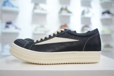 OG純原 Rick Owens Drkshdw 瑞克·歐文斯低幫 黑白油蠟皮 時尚運動板鞋 二級市場已經7K以上 平臺客戶隨意賣四位數 RO純原天花板 原版一比一復刻 衝正絕不翻車 還原度達到百分之98以上 原楦開發紙版版型 ZP拆解原版1