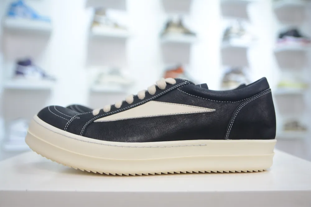 OG純原 Rick Owens Drkshdw 瑞克·歐文斯低幫 黑白油蠟皮 時尚運動板鞋 二級市場已經7K以上 平臺客戶隨意賣四位數 RO純原天花板 原版一比一復刻 衝正絕不翻車 還原度達到百分之98以上 原楦開發紙版版型 ZP拆解原版1
