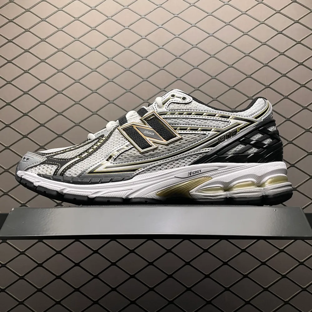 💰520 價格調整   純原  New Balance 新百倫 復古休閒跑步鞋 M1906RA 全新版本 大廠出品 正確卡色皮料衝裁組合 鞋面鞋底工藝極其複雜 新開獨立私模組合大底 尺碼：36 37 37.5 38 38.5 39.5 4
