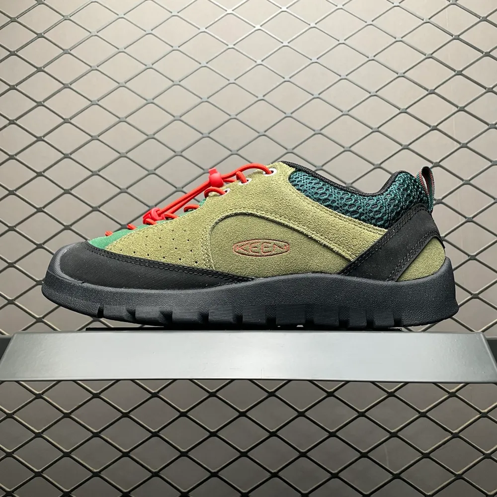💰510 純原KEEN 科恩 Jasper Rocks 日系街頭復古風 戶外徒步鞋 1029734 看起來醜穿起來好看的憨憨鞋 鞋身輕便 簡潔易搭配 上腳效果不錯 原單代加工渠道 私模大底 正品該有的品控 絕對不會少 尺碼：35 35.5