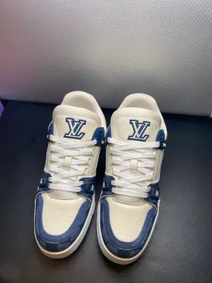 ￼ 特價600。不退不換，男款40/1