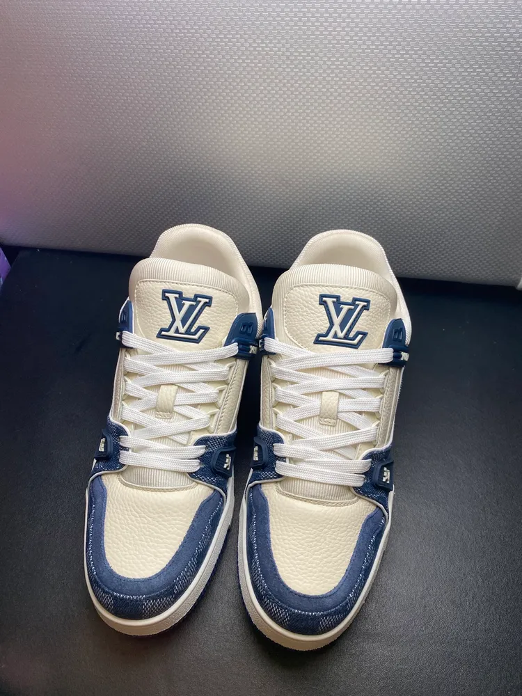 ￼ 特價600。不退不換，男款40/1