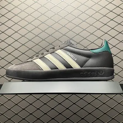 💰550 純原 AD 阿迪 Gazelle Indoor 低幫運動休閒板鞋 IH0374 草莓熊 大廠出品 品質加量不加價 尺碼：36 36.5 37 38 38.5 39 40 40.5 41 42 42.5 43 44 44.5 45