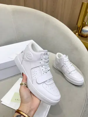 p630男10 🇮🇹CELINE賽琳 CT-02大表姐冪冪同款👟撞色魔術貼滑板鞋男女情侶休閒高幫透氣運動小白鞋；時尚百搭👩‍❤️‍👨舒適度極佳😄原板刻復！面料🐄牛皮，內裡透氣網格，橡膠防滑大底，🤷‍♀️ ：35-39 🤷‍