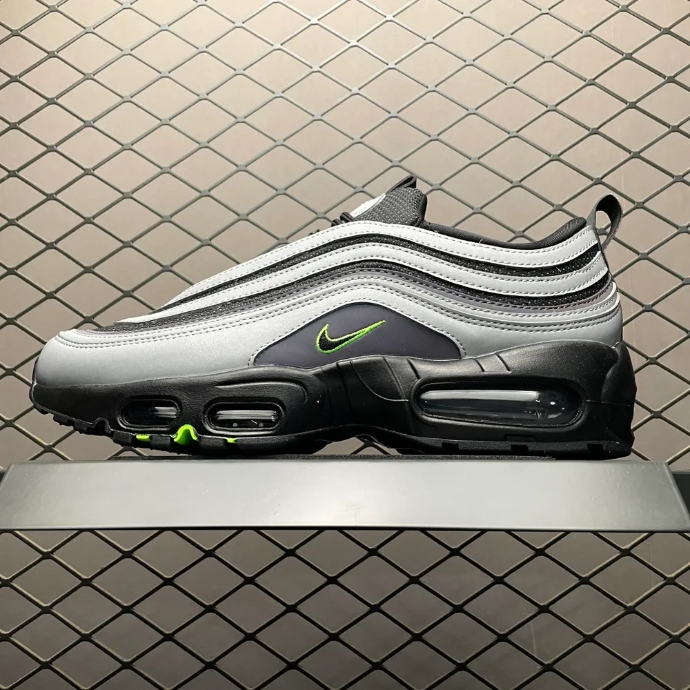 💰600 純原Division St. x NK Air Max 95/97 聯名款 3M反光鞋面 氣墊復古休閒鞋 IM2174-001 尺碼：39 40 40.5 41 42 42.5 43 44 44.5 45 編號：29TDEF71