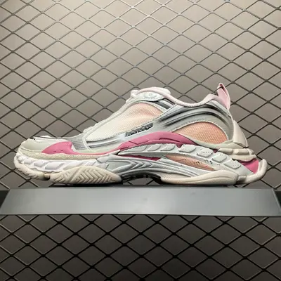 純原Balenciaga 巴黎世家 Triple S 2 復古老爹鞋 865851 官方全套配件鞋盒 鞋帶 防塵紙配套齊全 尺碼：35 36 37 38 39 40 41 42 注意：尺碼偏大 編號：50IGTU101