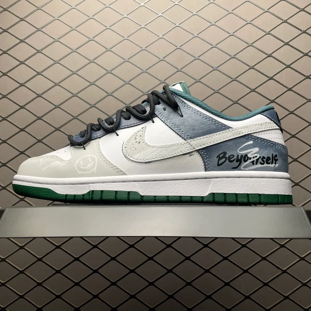 💰640 純原NK Dunk Low 客制款 低幫休閒板鞋 DV0833-111 尺碼：40 40.5 41 42 42.5 43 44 44.5 45 46 編號：33YEFFJ