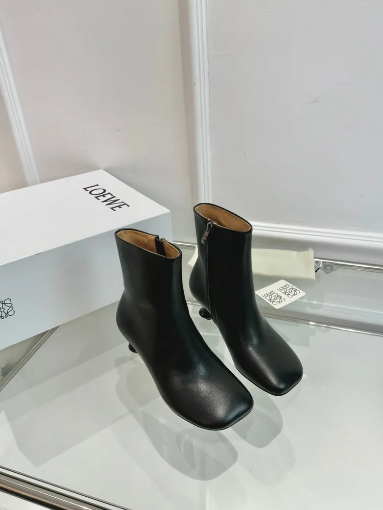 🆕💗【羅意威•Loewe】 火爆新款 配合整體原版楦型，時尚而個性好穿 顏色超讚