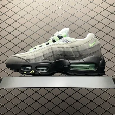 💰620 純原NK Air Max 95 SP 低幫休閒運動板鞋 CD7495-101 高階零售外貿專供品質 區別市面通貨版本 尺碼：36 36.5 37.5 38 38.5 39 40 40.5 41 42 42.5 43 44 44.