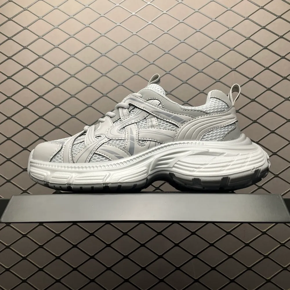 💰569 純原GG-CC Chunky Low 休閒運動老爹鞋 廣東大廠出品 完美細節 25ss早春新款 大長腿 時髦look輕鬆定格 不費力展現率性氛圍  酷帥機能風不規則設計大底 GGcc杏銀紅色拼色造型設計 輕便舒適百搭 不管怎麼搭