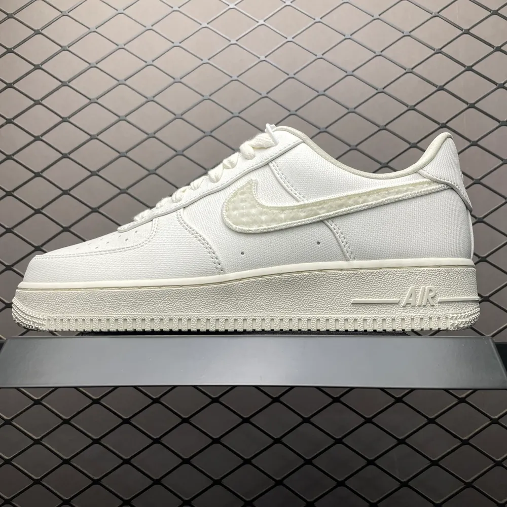 💰559 純原NK Air Force 1 Low 空軍一號低幫休閒板鞋 IH7351-010 原廠衝刀皮料切割乾淨 無任何毛邊 打造純正空軍 全掌內建蜂窩氣墊 原盒配件 原廠中底鋼印、拉幫完美 全套原楦原模傾力打造完美版型 尺碼：35.
