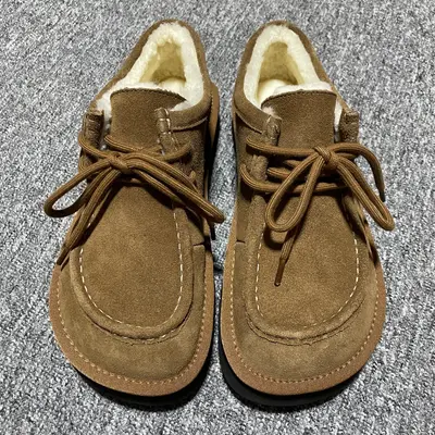 💰650  純原 UGG 巴恩風格 復古袋鼠鞋 089-1 來自巴恩風復古美學和都市漫步鬆弛感，盡顯秋日慵懶 穿著袋鼠鞋雲遊大街小巷 要的就是一種慵懶自在， 文藝復古又不失煙火氣息的鬆弛感 把慢生活，復古元素融合到生活的細節 美拉德配色，