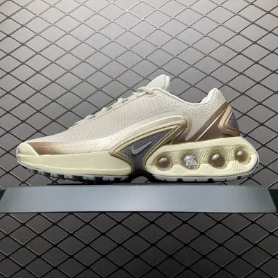 💰550 純原NK Air Max Dn 氣墊跑鞋 HQ3732-050 新版本 全新鞋款在同側採用了四個圓柱倉式的設計，不僅有防滑耐磨性功能，還搭配了周圍一圈柔軟的泡棉材質，提供全新的複合腳感八成還是泡棉腳感 尺碼：36 37 38 3