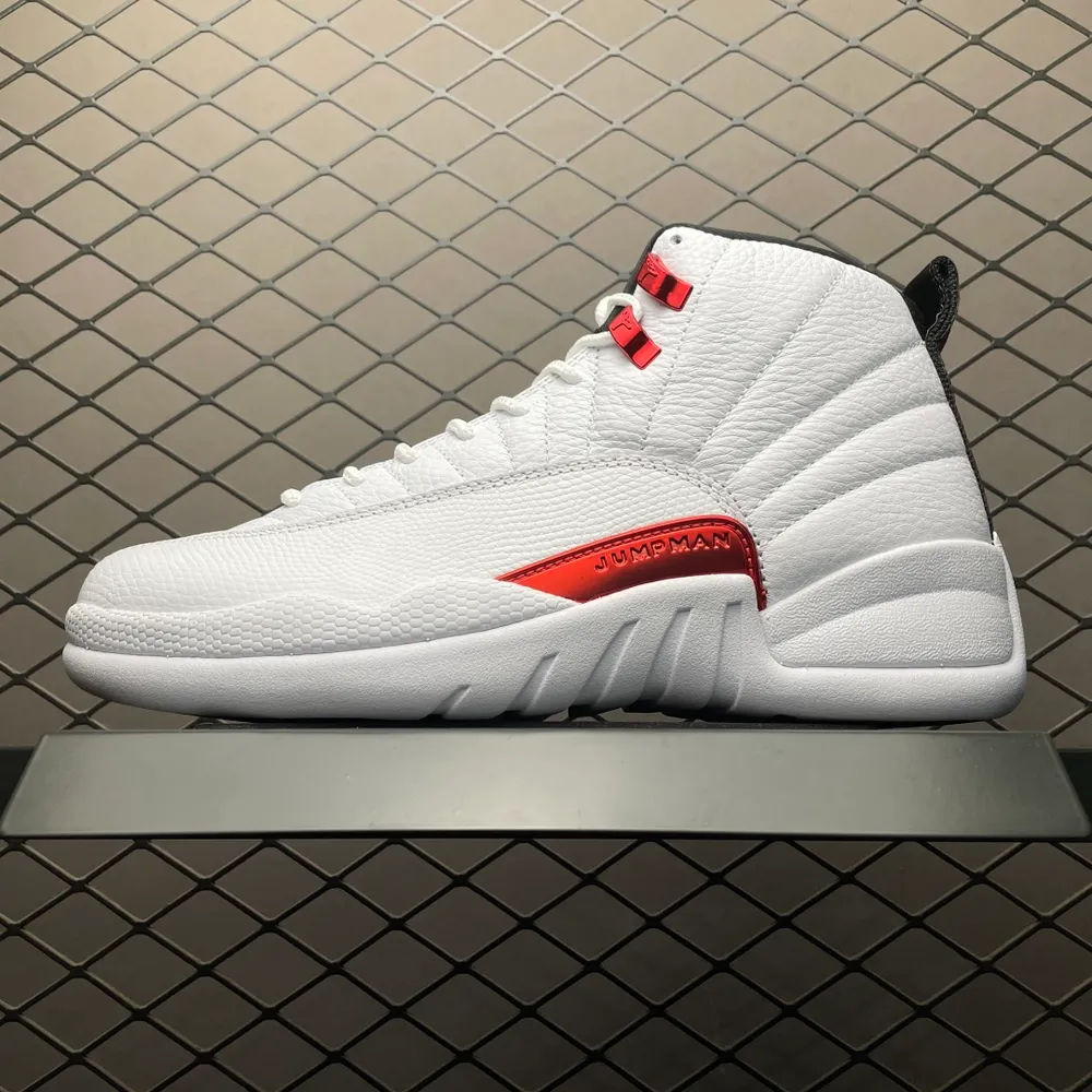 純原 Air Jordan 12 " Twist " 白紅 AJ12喬12 男子文化籃球鞋 CT8013-106 圈內知名口碑大廠出品 原楦原紙板 原廠皮料 原廠碳板打造 極致一眼正品既視感 高階外貿零售專供品質 尺碼：40 40.5 41