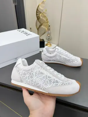 羅意威·LOEWE⛳️阿甘鞋，腳感無敵！年度暴走款 內增高德訓鞋！