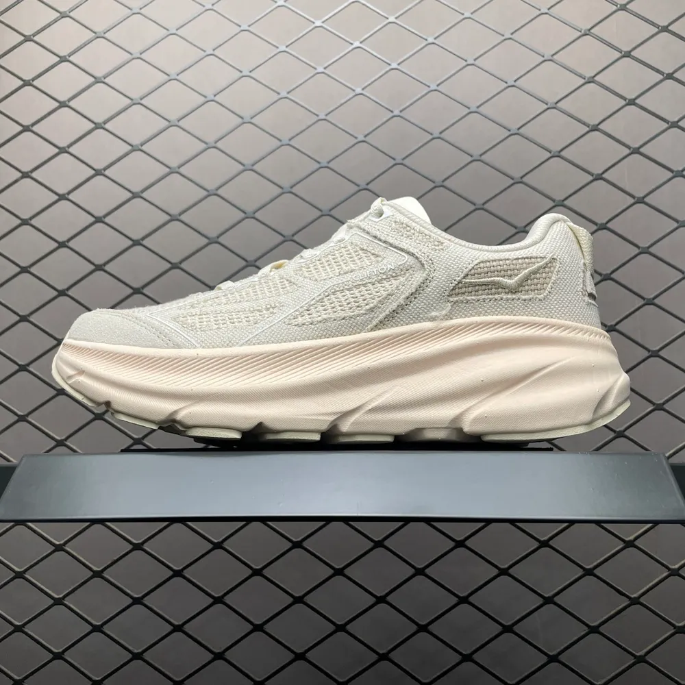 💰550 平臺專供 Hoka Clifton One 9 網面透氣跑步鞋 1162135 全新外貿訂單出貨 尺碼： 36 36.5 37 38 38.5 39 40 40.5 41 42 42.5 43 44 44.5 45 編號：25Y