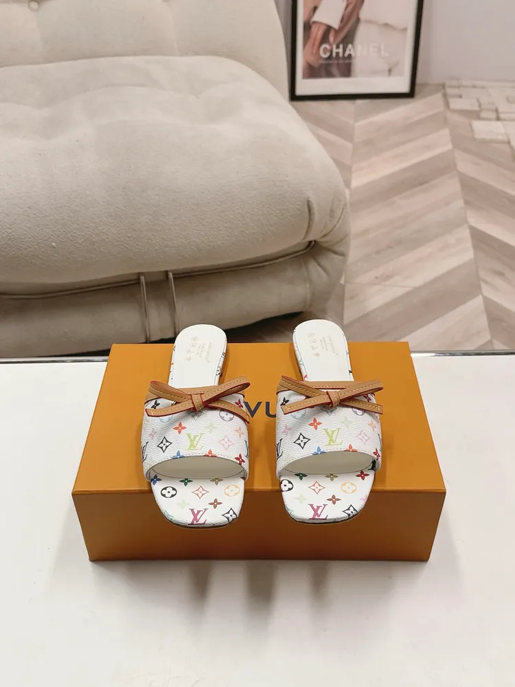 💰660 size:35-39(40.41)Louis Vuitton 路易威登春夏一字帶平底拖鞋