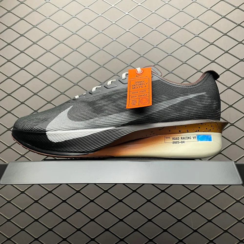 💰600 純原 NK Vaporfly Next%4 超輕網面跑步鞋 IH4453-220 最高品質 高階零售 外貿平臺混賣專供品質 平臺全新訂單 私模開發 內建碳板 區別市面版本 尺碼：39 40 40.5 41 42 42.5 43 