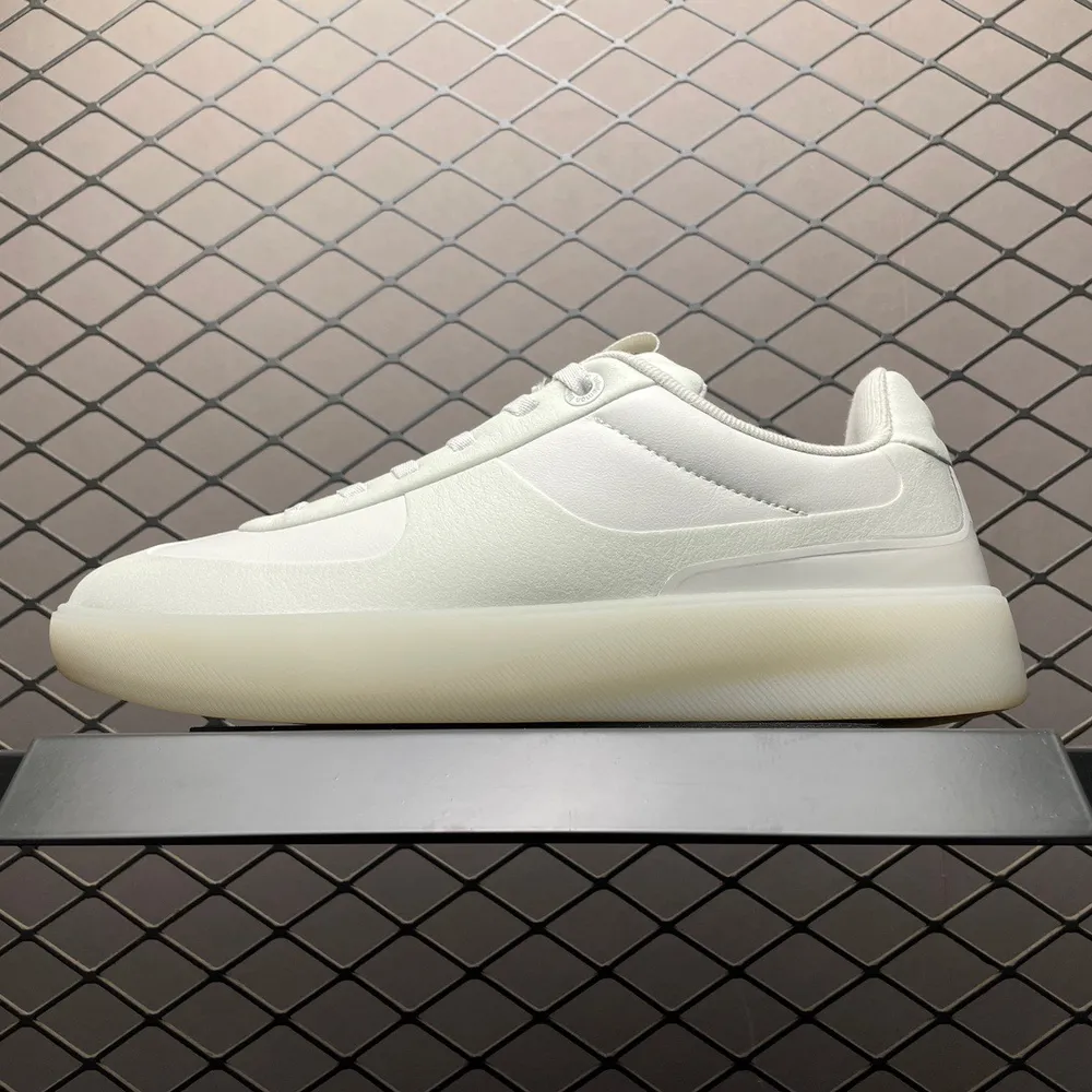 💰569 純原Lululemon M Cityverse 露露樂蒙 低幫運動休閒板鞋 一線外貿大廠出品 中底拉幫/鋼印 整體鞋型 皮料等區別市場先行通貨 尺碼：36 36.5 37 38 38.5 39 40 40.5 41 42 42.