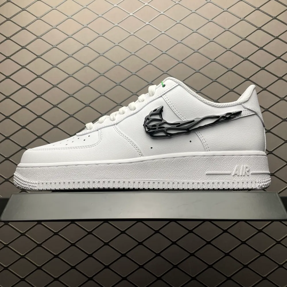 💰550 純原NK Air Force 1 Low 空軍一號低幫休閒板鞋 IF1686-101 原廠衝刀皮料切割乾淨 無任何毛邊 打造純正空軍 全掌內建蜂窩氣墊 原盒配件 原廠中底鋼印、拉幫完美 全套原楦原模傾力打造完美版型 尺碼：36 