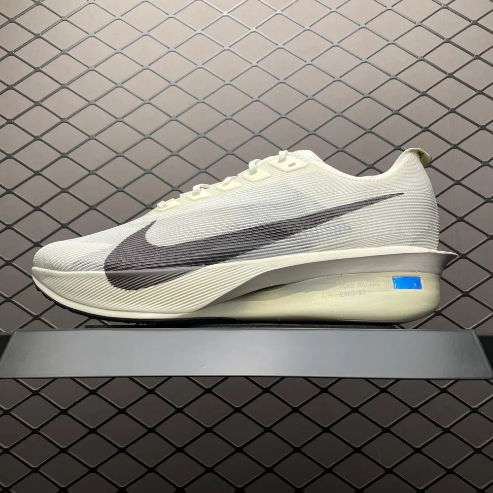 💰620 純原 NK Vaporfly Next%4 超輕網面跑步鞋 HV6107-100 最高品質 高階零售 外貿平臺混賣專供品質 平臺全新訂單 私模開發 內建真實碳板 區別市面版本 尺碼：36 37 37.5  38 38.5 39 