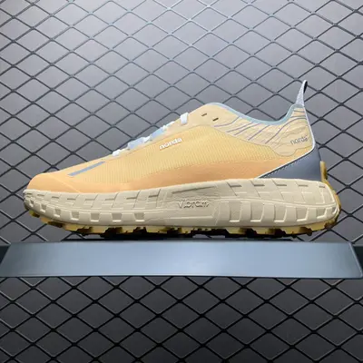 💰579 外貿熱款專供 Norda 諾達 001 Sneaker 網面越野跑步鞋 加拿大高階品牌 官方售價281K+ 運動通勤皆宜 非常時尚小眾且具有功能性的一款跑鞋 尺碼：36 36.5 37.5 38 38.5 39 40 40.5 