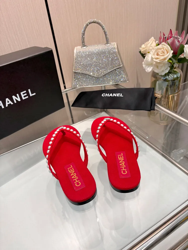 Chanel香家新款雙C珍珠平底人字拖，六色可選