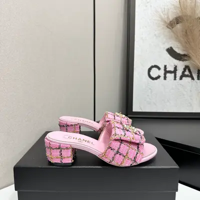 26Ss新款Chanel香奈兒粗花呢編織布書包扣一字粗跟中跟拖鞋