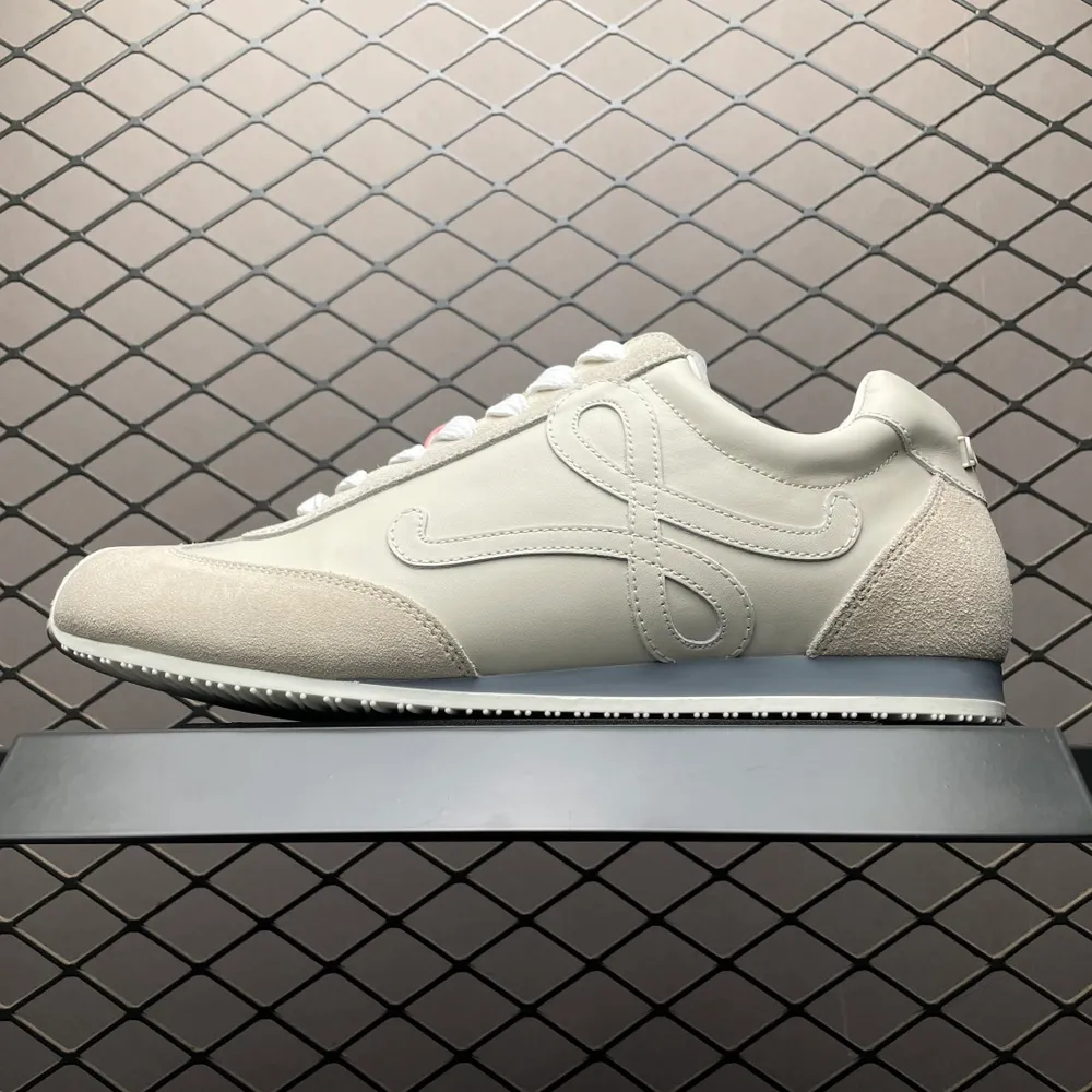 純原 海淘專供版 Loewe 羅意威 Ballet Runner 25ss巴黎時裝週 復古運動鞋 代購專供品質 原版私模大底 版型和材質均1比1完美復刻 內裡全包頭層小羊皮  尺碼：35 36 37 38 39 40 41 42 43 44