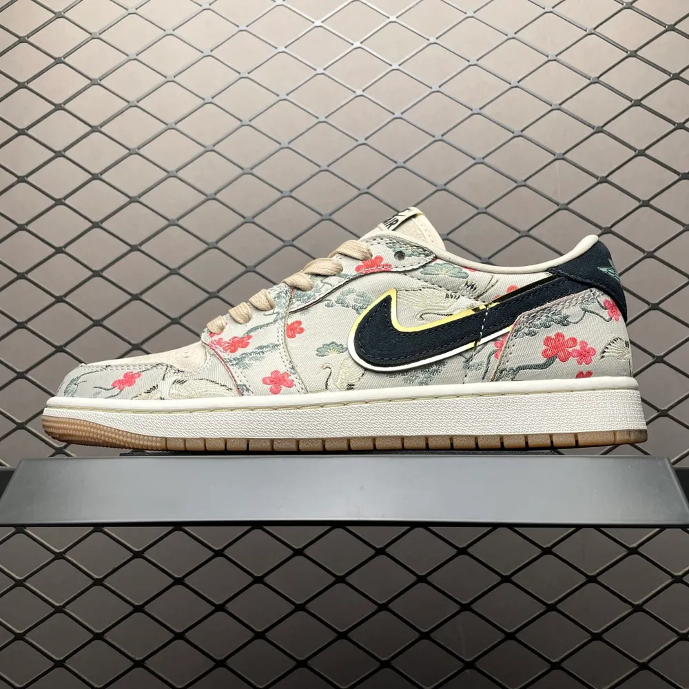 💰569 純原Rui Hachimura x Air Jordan 1 Low AJ1喬1低幫文化籃球鞋 HV8293-100 目前市售最高品質出貨 原鞋開發 平臺訂單專用代工流水線打造 一眼zp既視感 尺碼：36 36.5 37.5 3
