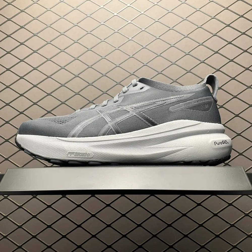 💰569 純原Asics 亞瑟士 GEL-Kayano 31 低幫運動休閒跑步鞋 1011B867-020 平臺專供品質 區別市面通貨 尺碼：36 37 37.5 38 39 39.5 40 40.5 41.5 42 42.5 43.5 